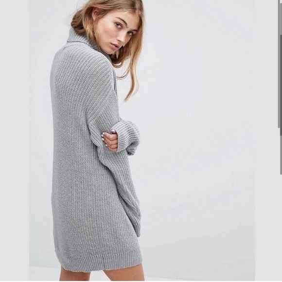 Lovers + Friends Christina Sweater Dress in Light Grey size M - Picture 3 of 3